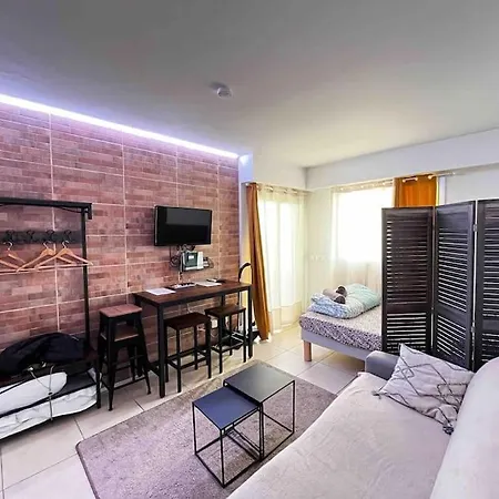 アパート Parking + Piscine, Confort, Proche Aeroport & *