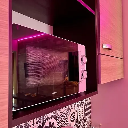 Parking + Piscine, Confort, Proche Aeroport & アパート