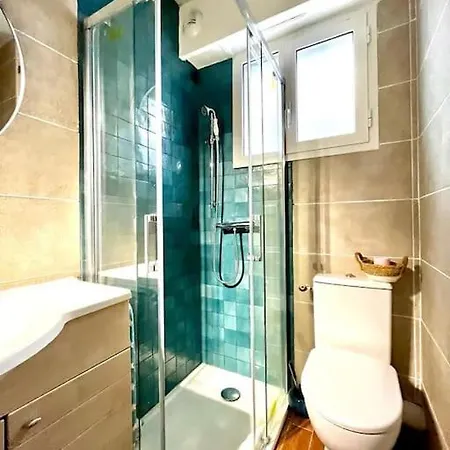 アパート Parking + Piscine, Confort, Proche Aeroport & サン・ローラン・デュ・ヴァール